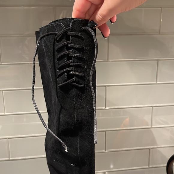 Steve Madden black knee high bootie with lace up back - size  7 - Picture 4 of 4
